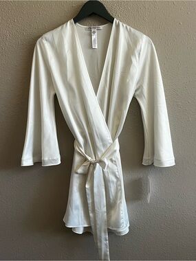 NWT Rya Collection Ivory Satin Wrap Robe with Tie Waist style 250